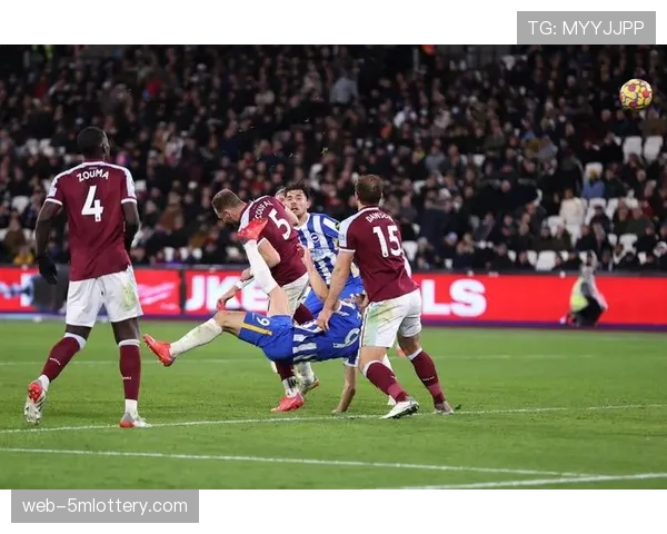 现场观察:布莱顿在客场坚决执行短传出球,成功抵御西汉姆联开场高压